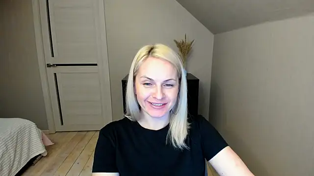 Snapshot of Alicee_Gracee chatting on February 2025 04:10:02 PM Alicee Gracee online show from February 2025 04:10:02 PM