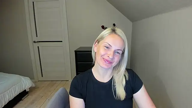 Snapshot of Alicee_Gracee chatting on September 2025 09:19:01 PM Alicee Gracee online show from September 2025 09:19:01 PM