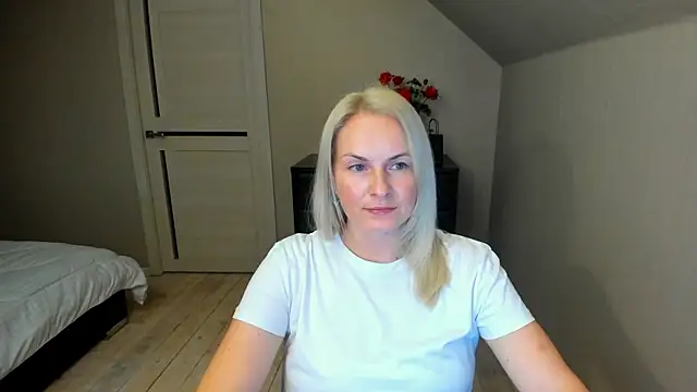 Snapshot of Alicee_Gracee chatting on October 2025 06:28:02 PM Alicee Gracee online show from October 2025 06:28:02 PM