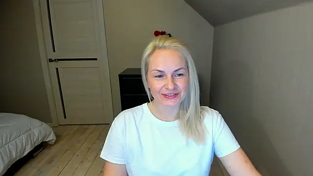 Snapshot of Alicee_Gracee chatting on October 2025 07:12:02 PM Alicee Gracee online show from October 2025 07:12:02 PM