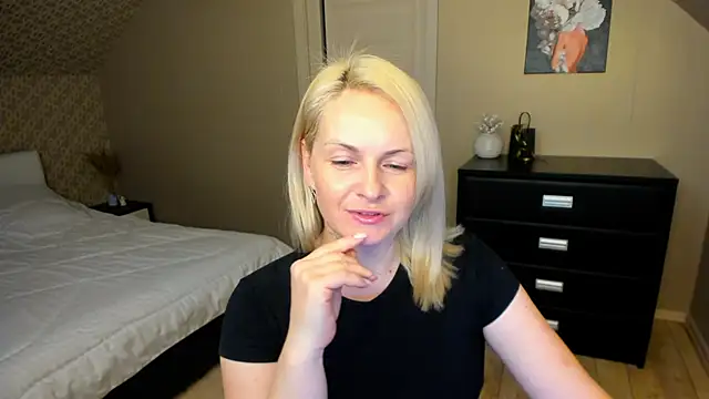 Snapshot of Alicee_Gracee chatting on November 2025 07:18:01 PM Alicee Gracee online show from November 2025 07:18:01 PM