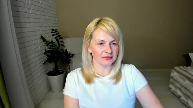 Alicee Gracee online show from February 2026 06:28:01 PM