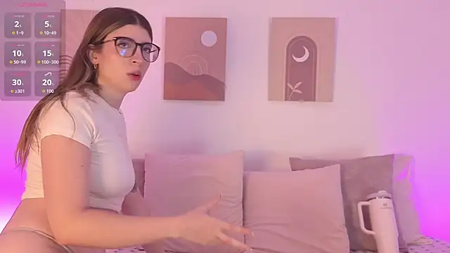 Snapshot of Mia_Heartt chatting on February 2026 03:20:01 PM Mia Heartt online show from February 2026 03:20:01 PM