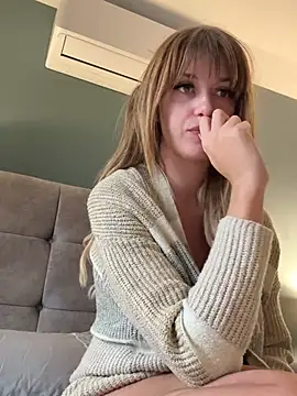 LustfulLuna  online show from December 2024 02:06:02 PM