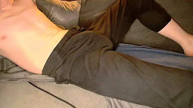 stivi0105 online show from November 2025 08:07:01 PM