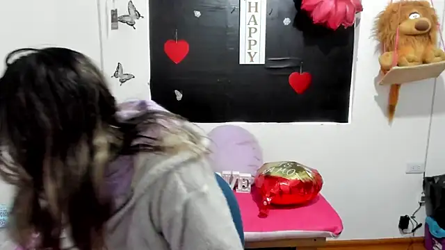 queen-natty online show from February 2025 02:04:02 PM