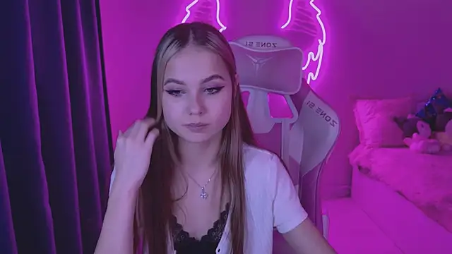 Snapshot of tikkisa chatting on December 2024 06:04:02 PM tikkisa online show from December 2024 06:04:02 PM