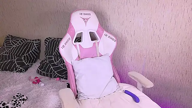 Snapshot of tikkisa chatting on September 2025 07:28:01 PM tikkisa online show from September 2025 07:28:01 PM