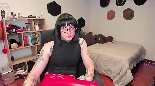 ShiiraVelkor online show from December 2024 12:45:02 PM