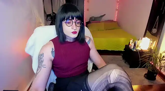 ShiiraVelkor online show from February 2025 10:12:01 AM