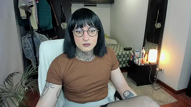 ShiiraVelkor online show from September 2025 09:42:02 AM