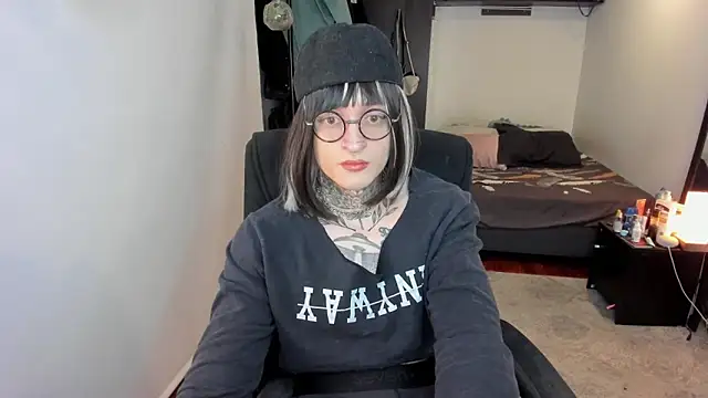 Snapshot of ShiiraVelkor chatting on December 2025 09:40:01 AM ShiiraVelkor online show from December 2025 09:40:01 AM