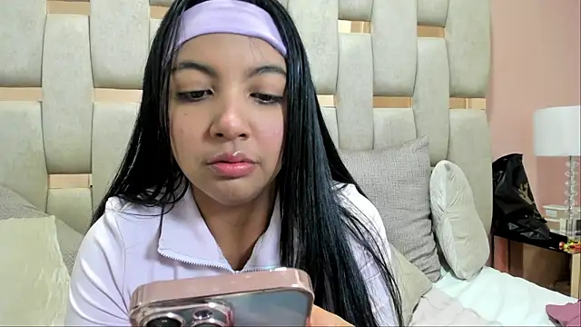 nicole fisherr online show from March 2026 07:35:02 AM