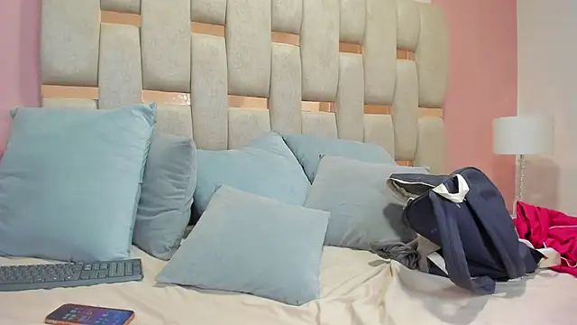 nicole fisherr online show from April 2026 05:49:01 AM