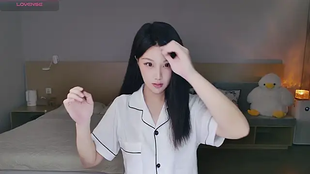 Lucky-baby online show from September 2025 01:03:01 PM