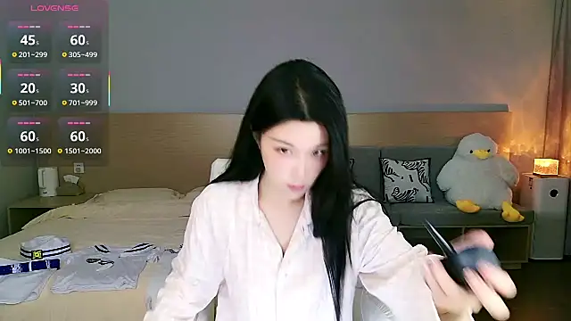 Lucky-baby online show from October 2025 01:12:01 PM