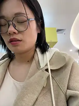 Snapshot of Bella0815 chatting on February 2025 11:02:02 AM Bella0815 online show from February 2025 11:02:02 AM