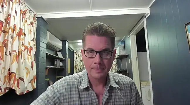 Snapshot of tilobinder chatting on December 2024 01:54:01 PM tilobinder online show from December 2024 01:54:01 PM