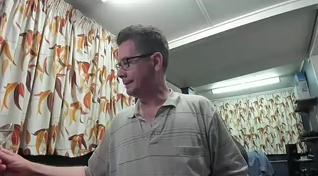 Snapshot of tilobinder chatting on December 2024 02:44:01 PM tilobinder online show from December 2024 02:44:01 PM