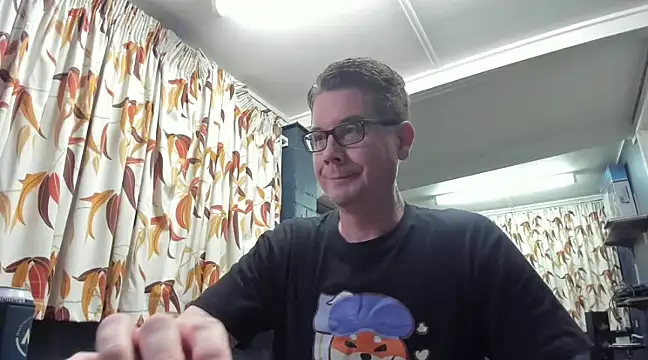 Snapshot of tilobinder chatting on December 2024 01:32:02 PM tilobinder online show from December 2024 01:32:02 PM