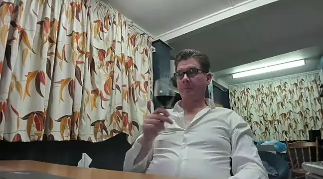 Snapshot of tilobinder chatting on January 2025 02:50:01 PM tilobinder online show from January 2025 02:50:01 PM