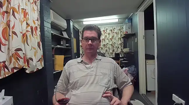 Snapshot of tilobinder chatting on March 2025 01:02:01 PM tilobinder online show from March 2025 01:02:01 PM