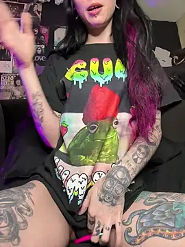 Snapshot of MissMidnightUK chatting on March 2026 12:14:01 AM MissMidnightUK online show from March 2026 12:14:01 AM