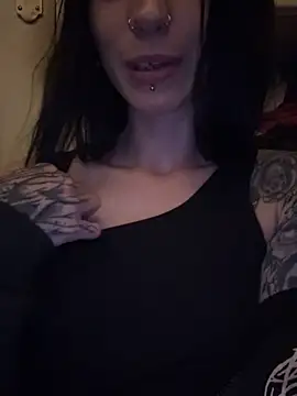 Snapshot of MissMidnightUK chatting on April 2026 10:36:01 PM MissMidnightUK online show from April 2026 10:36:01 PM