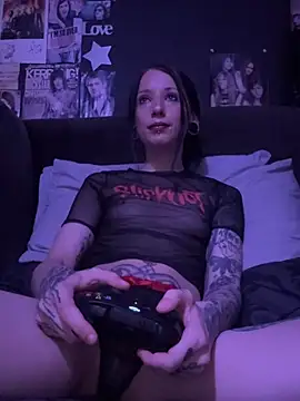 Snapshot of MissMidnightUK chatting on June 2026 12:16:01 AM MissMidnightUK online show from June 2026 12:16:01 AM