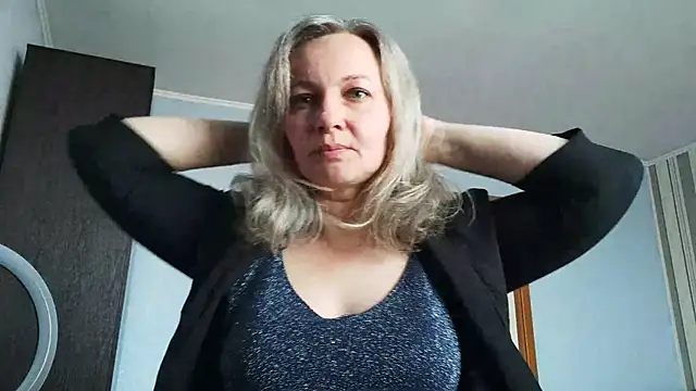 Snapshot of EdithManning chatting on March 2026 06:09:01 AM EdithManning online show from March 2026 06:09:01 AM