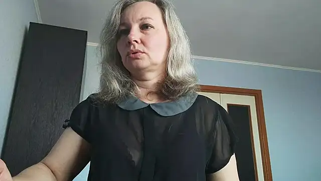 Snapshot of EdithManning chatting on March 2026 06:29:01 AM EdithManning online show from March 2026 06:29:01 AM