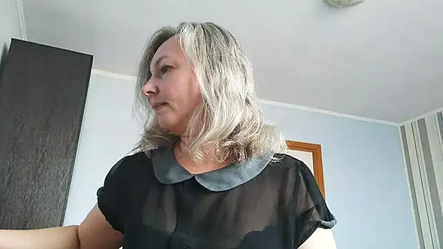 Snapshot of EdithManning chatting on March 2026 06:29:01 AM EdithManning online show from March 2026 06:29:01 AM