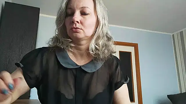 Snapshot of EdithManning chatting on March 2026 08:19:01 AM EdithManning online show from March 2026 08:19:01 AM