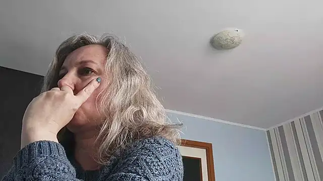 Snapshot of EdithManning chatting on April 2026 09:30:02 AM EdithManning online show from April 2026 09:30:02 AM