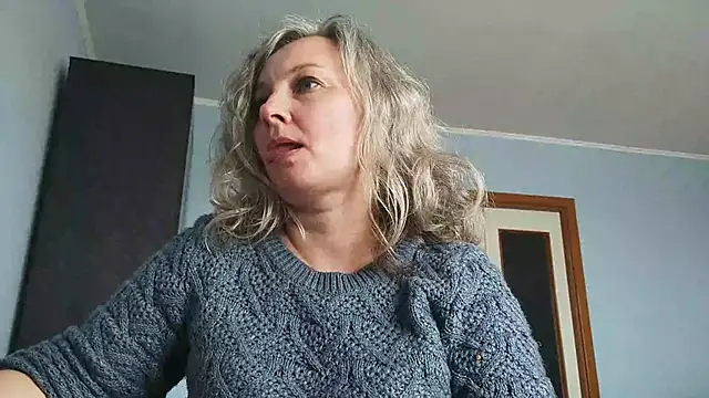 Snapshot of EdithManning chatting on April 2026 01:02:02 PM EdithManning online show from April 2026 01:02:02 PM