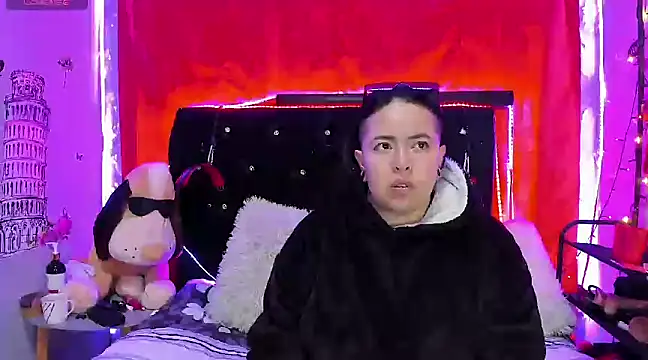 katieeandsharonn online show from January 2025 12:17:01 AM