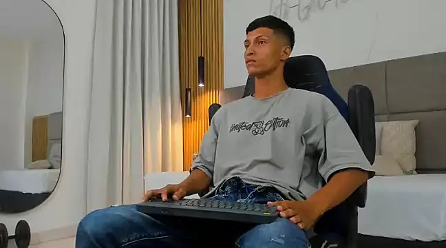 Snapshot of wolf_james123 chatting on February 2025 02:39:01 AM wolf james123 online show from February 2025 02:39:01 AM