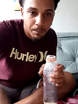 Snapshot of gugao666 chatting on December 2024 07:01:01 PM gugao666 online show from December 2024 07:01:01 PM