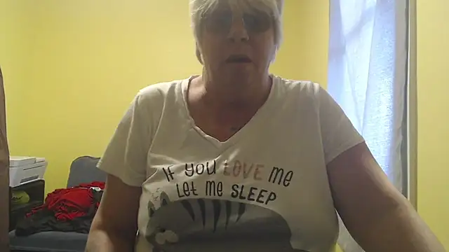 canadiancougar1965 online show from December 2025 08:04:02 PM