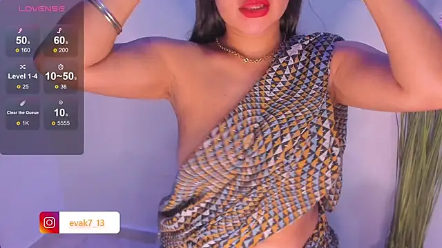 Snapshot of shara_queen1 chatting on January 2025 06:43:02 AM shara queen1 online show from January 2025 06:43:02 AM