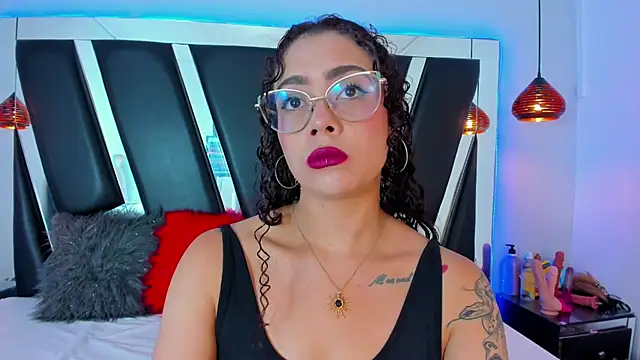 antonelllepiercee online show from February 2025 11:33:01 AM