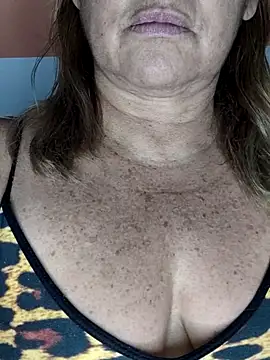 Kasandra Ho online show from October 2025 02:01:01 AM