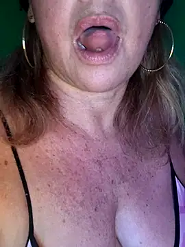 Kasandra Ho online show from December 2025 06:14:03 PM