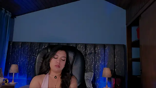 Snapshot of Lea_velle chatting on April 2026 07:45:01 AM Lea velle online show from April 2026 07:45:01 AM