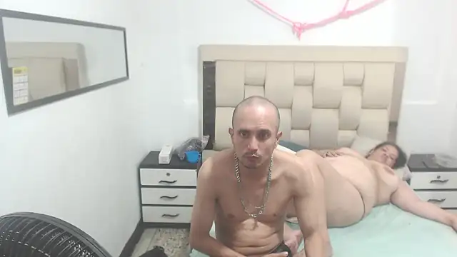 Candy and Jh0n online show from February 2025 08:10:01 AM