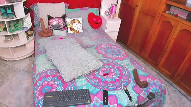 Snapshot of larafoxter chatting on March 2026 11:48:02 AM larafoxter online show from March 2026 11:48:02 AM