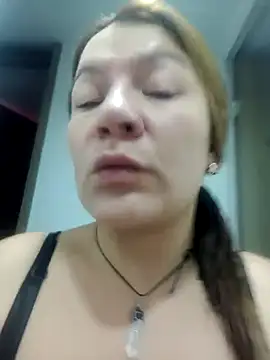Snapshot of Skylar-Vox- chatting on March 2025 10:10:01 PM Skylar-Vox- online show from March 2025 10:10:01 PM