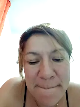 Snapshot of Skylar-Vox- chatting on October 2025 04:48:01 AM Skylar-Vox- online show from October 2025 04:48:01 AM