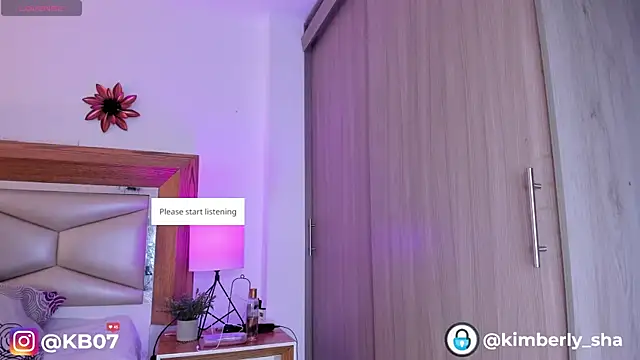 Snapshot of kimberly_latin chatting on April 2026 07:11:02 PM kimberly latin online show from April 2026 07:11:02 PM