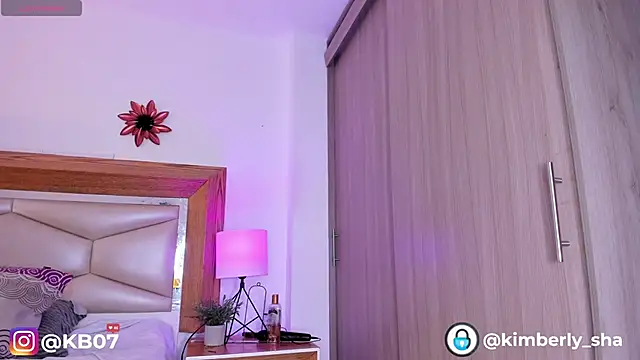 Snapshot of kimberly_latin chatting on April 2026 07:03:02 PM kimberly latin online show from April 2026 07:03:02 PM